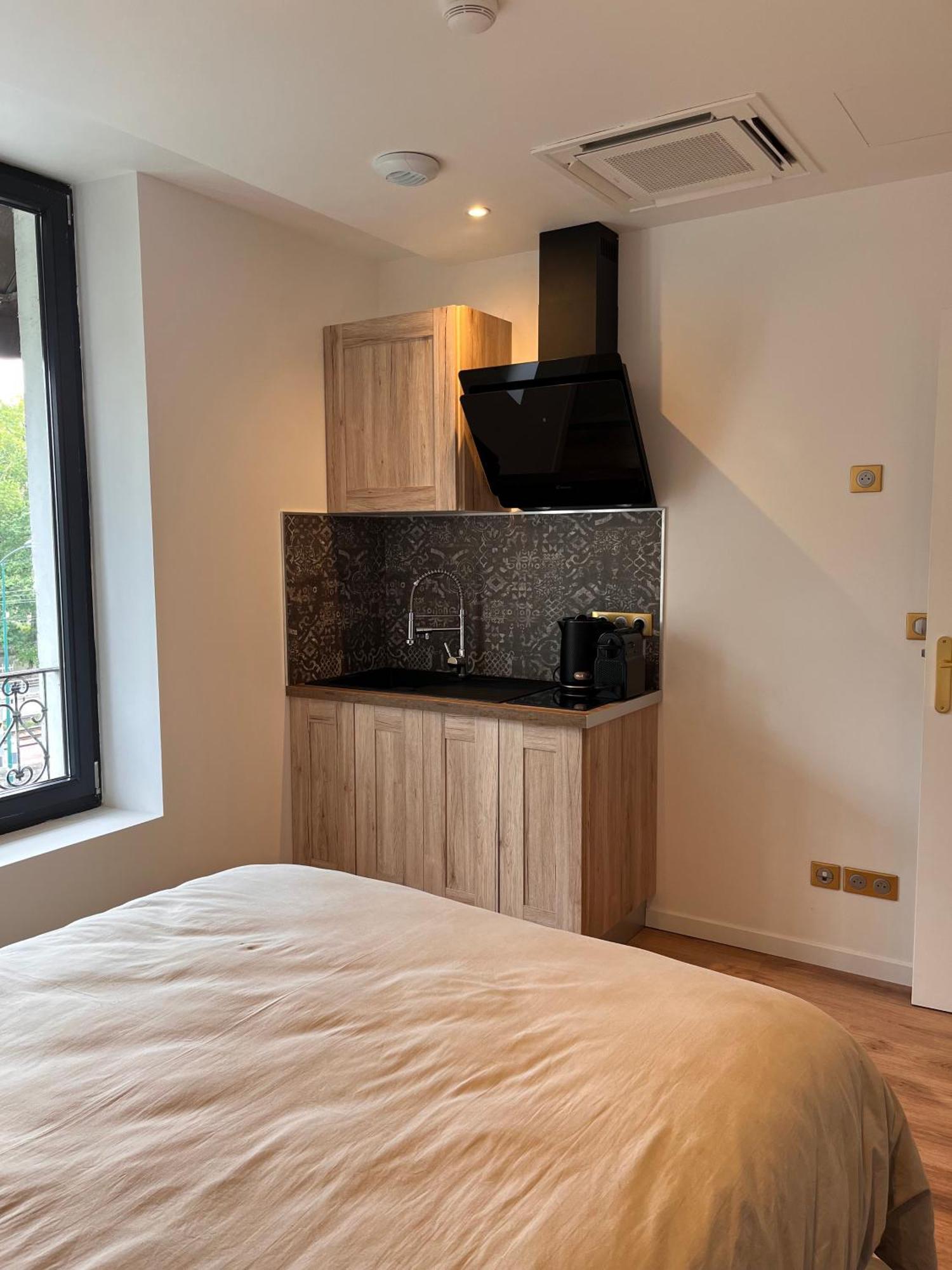Parmain Hdg Hotel Gare De L'Isle Adam Appart'S Hotel المظهر الخارجي الصورة