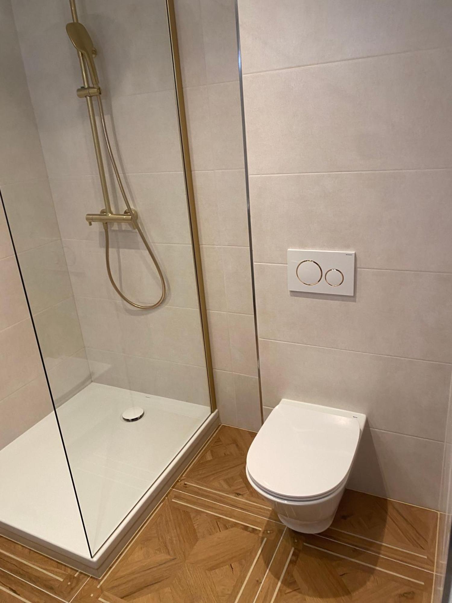 Parmain Hdg Hotel Gare De L'Isle Adam Appart'S Hotel المظهر الخارجي الصورة