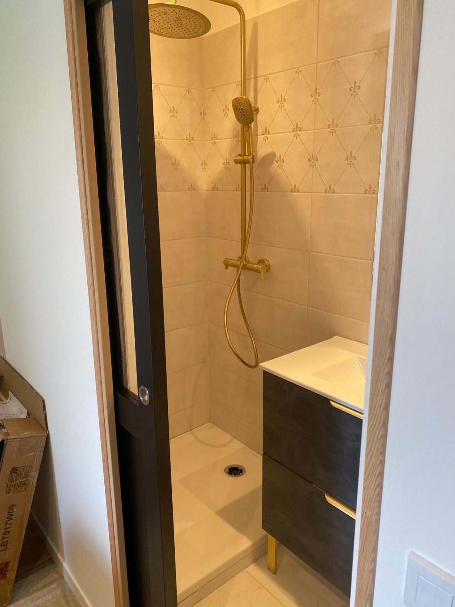 Parmain Hdg Hotel Gare De L'Isle Adam Appart'S Hotel المظهر الخارجي الصورة