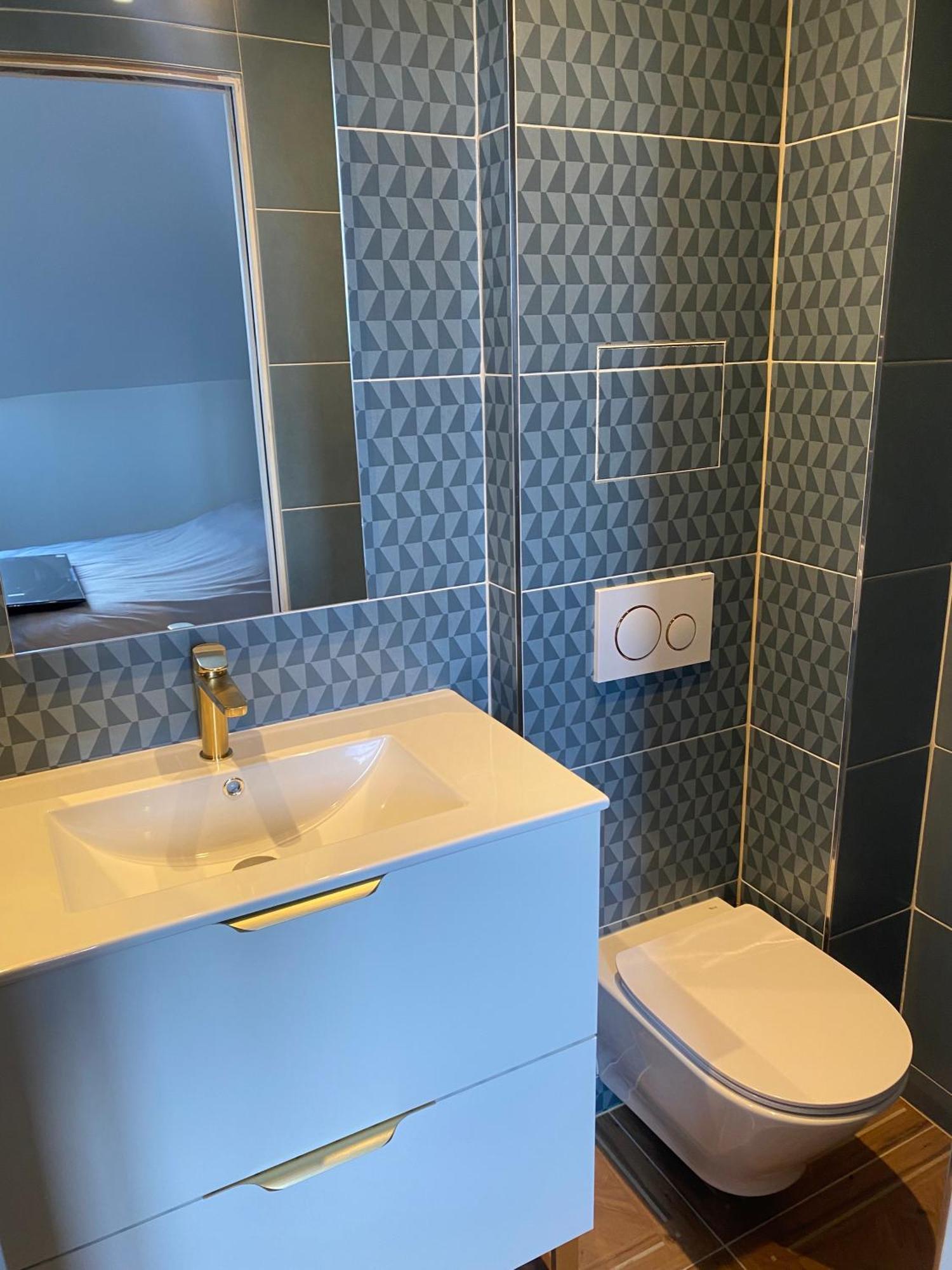 Parmain Hdg Hotel Gare De L'Isle Adam Appart'S Hotel المظهر الخارجي الصورة