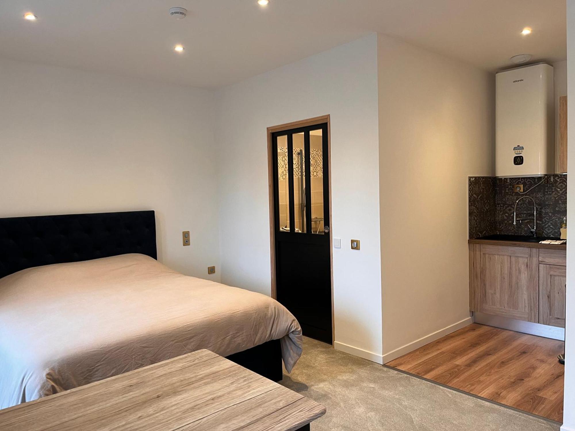 Parmain Hdg Hotel Gare De L'Isle Adam Appart'S Hotel المظهر الخارجي الصورة